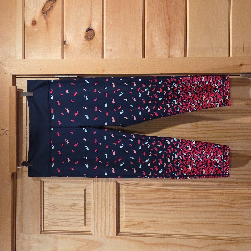 Vineyard Vines Navy Leggings with Red and Light Blue Confetti Print